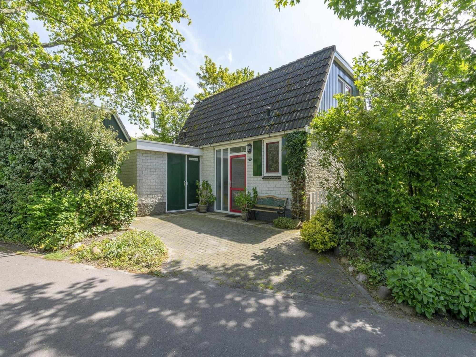Cozy Holiday Home With Pool Sint Maartensvlotbrug Exterior photo